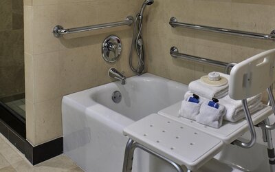 Superior Room, 1 King Bed, Roll-in Shower (Accessible)