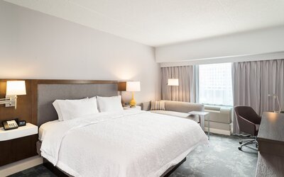 Classic Room, 1 King Bed, Non Smoking