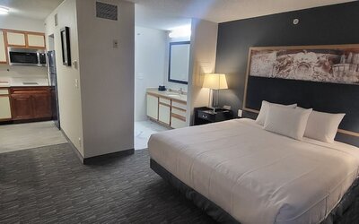 Philadelphia Suites-Extended Stay