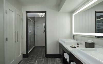The Notary Hotel, Philadelphia, Autograph Collection by Marriott