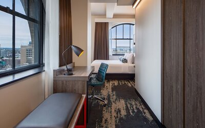 Aloft by Marriott Philadelphia Downtown