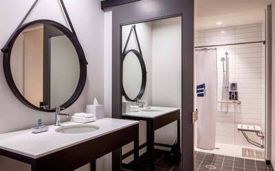 Aloft by Marriott Philadelphia Downtown