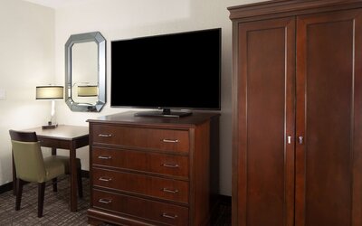 Embassy Suites by Hilton Philadelphia Airport