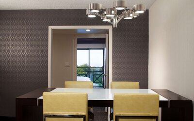 Embassy Suites by Hilton Philadelphia Airport