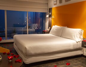 Hotel 104 Art Suites