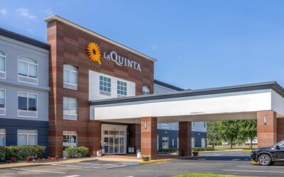 La Quinta Inn & Suites by Wyndham Mt. Laurel - Philadelphia