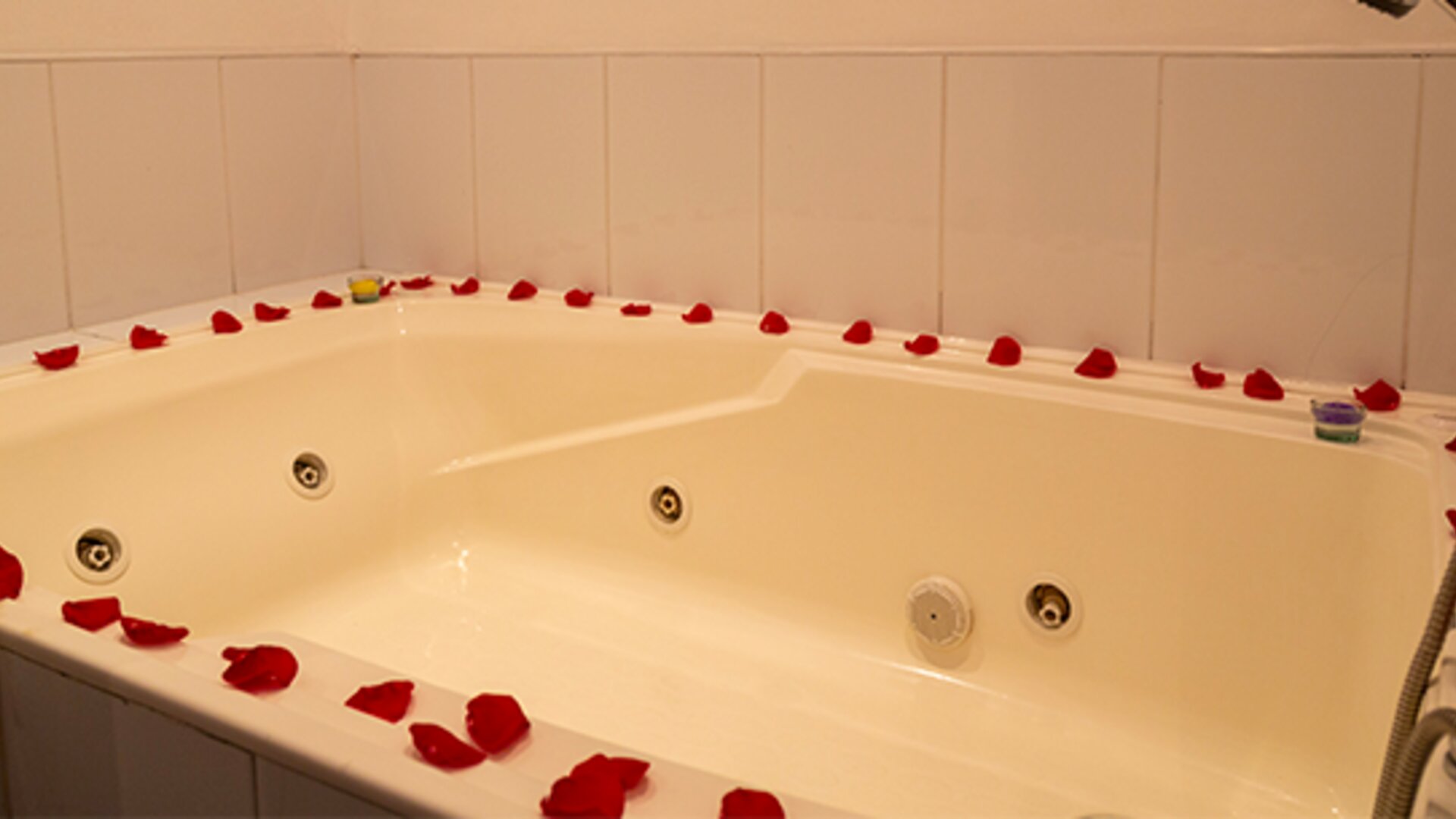 Hotel 104 Art Suites