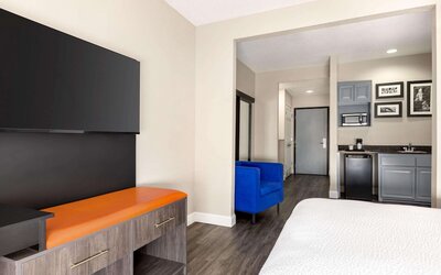 La Quinta Inn & Suites by Wyndham Mt. Laurel - Philadelphia