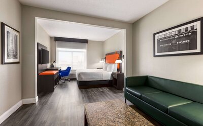 La Quinta Inn & Suites by Wyndham Mt. Laurel - Philadelphia