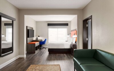 La Quinta Inn & Suites by Wyndham Mt. Laurel - Philadelphia