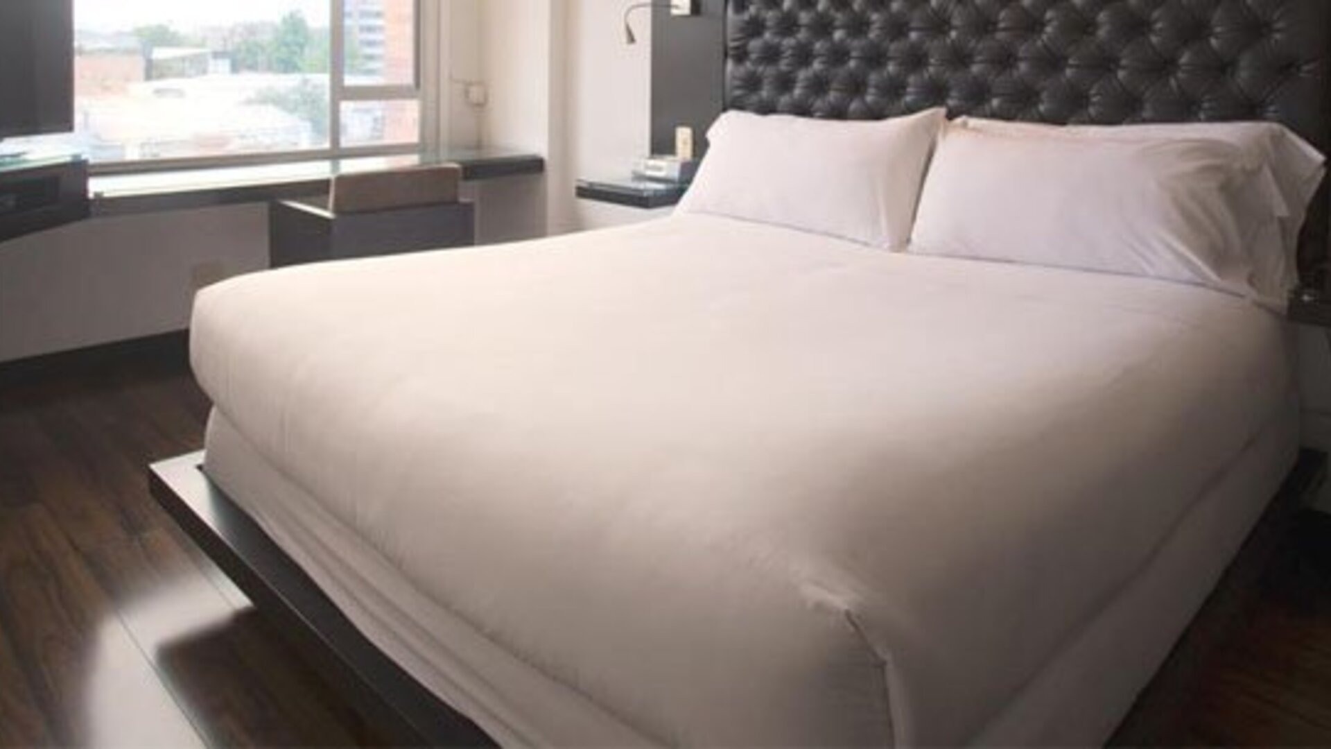 Hotel 104 Art Suites