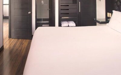 Hotel 104 Art Suites