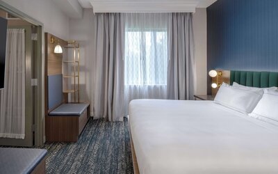 DoubleTree Suites by Hilton Hotel Mt. Laurel