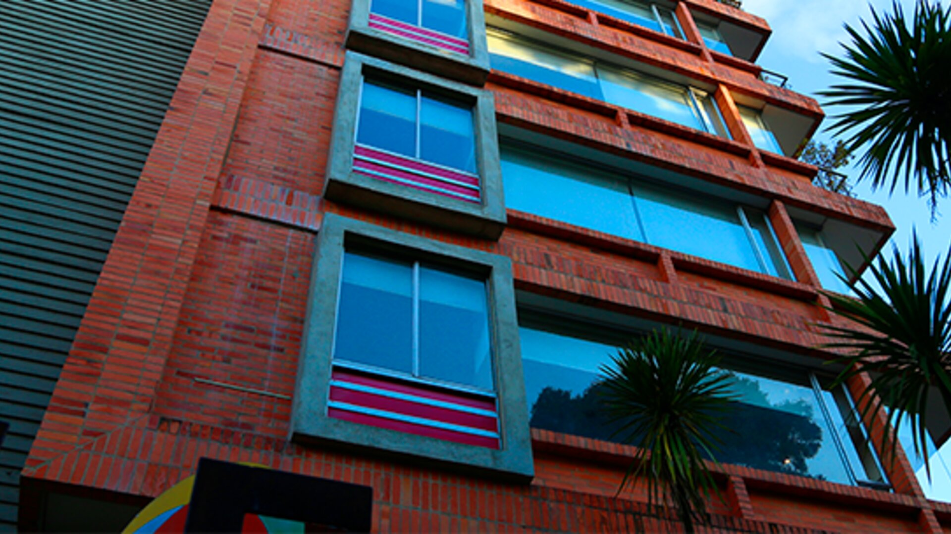 Hotel 104 Art Suites