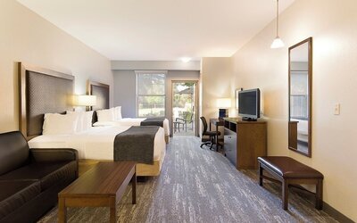 Clubhouse Hotel & Suites Pierre