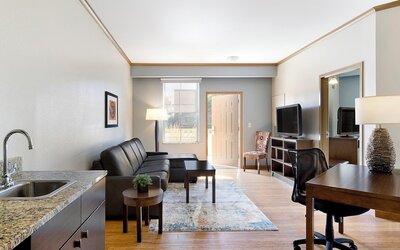 Clubhouse Hotel & Suites Pierre
