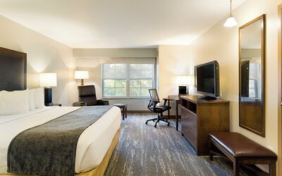 Clubhouse Hotel & Suites Pierre