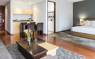 Cosmos 100 & Centro De Convenciones