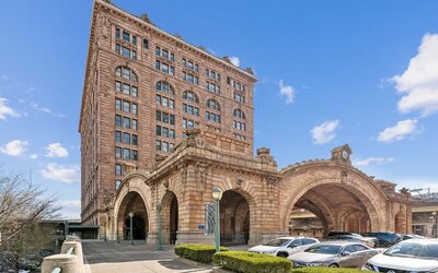 Placemakr Downtown Pittsburgh at The Pennsylvanian