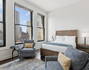 Placemakr Downtown Pittsburgh at The Pennsylvanian