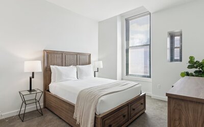 Placemakr Downtown Pittsburgh at The Pennsylvanian