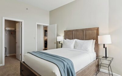 Placemakr Downtown Pittsburgh at The Pennsylvanian