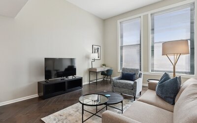 Placemakr Downtown Pittsburgh at The Pennsylvanian