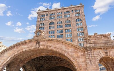 Placemakr Downtown Pittsburgh at The Pennsylvanian