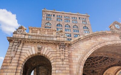 Placemakr Downtown Pittsburgh at The Pennsylvanian