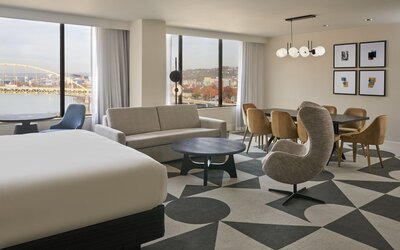 Sheraton Pittsburgh Hotel at Station Square