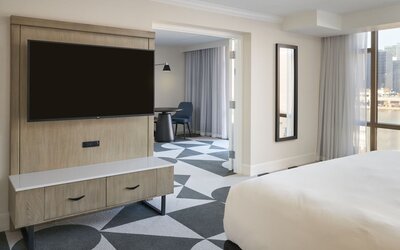 Sheraton Pittsburgh Hotel at Station Square