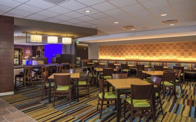 Fairfield Inn & Suites by Marriott Pittsburgh North/McCandless Crossing