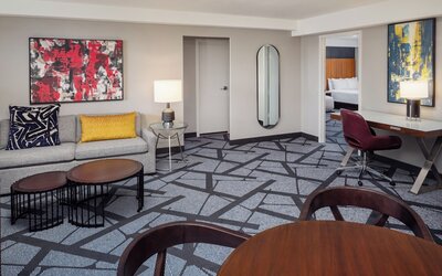 DoubleTree by Hilton Hotel & Suites Pittsburgh Downtown
