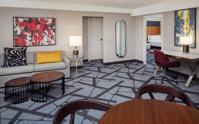 DoubleTree by Hilton Hotel & Suites Pittsburgh Downtown