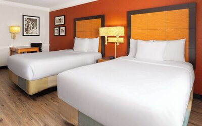 La Quinta Inn by Wyndham Pittsburgh Airport