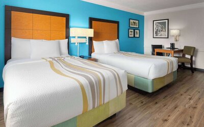 La Quinta Inn by Wyndham Pittsburgh Airport