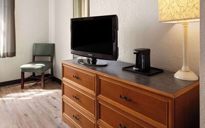 La Quinta Inn by Wyndham Pittsburgh Airport