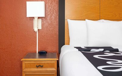 La Quinta Inn by Wyndham Pittsburgh Airport