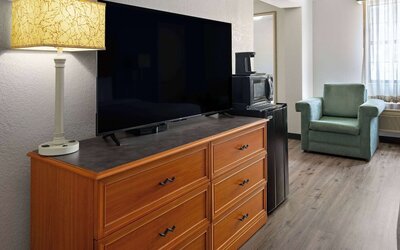 La Quinta Inn by Wyndham Pittsburgh Airport