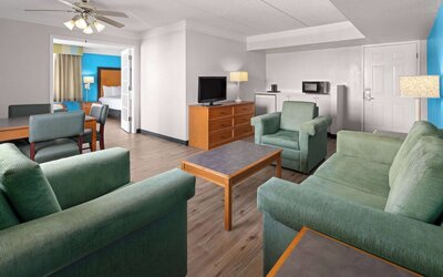 La Quinta Inn by Wyndham Pittsburgh Airport