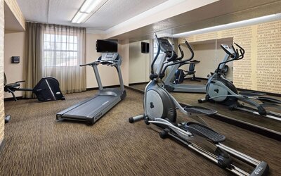 La Quinta Inn by Wyndham Pittsburgh Airport