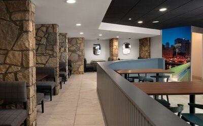 DoubleTree by Hilton Pittsburgh Airport
