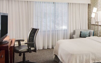 Courtyard by Marriott Pittsburgh West Homestead/Waterfront