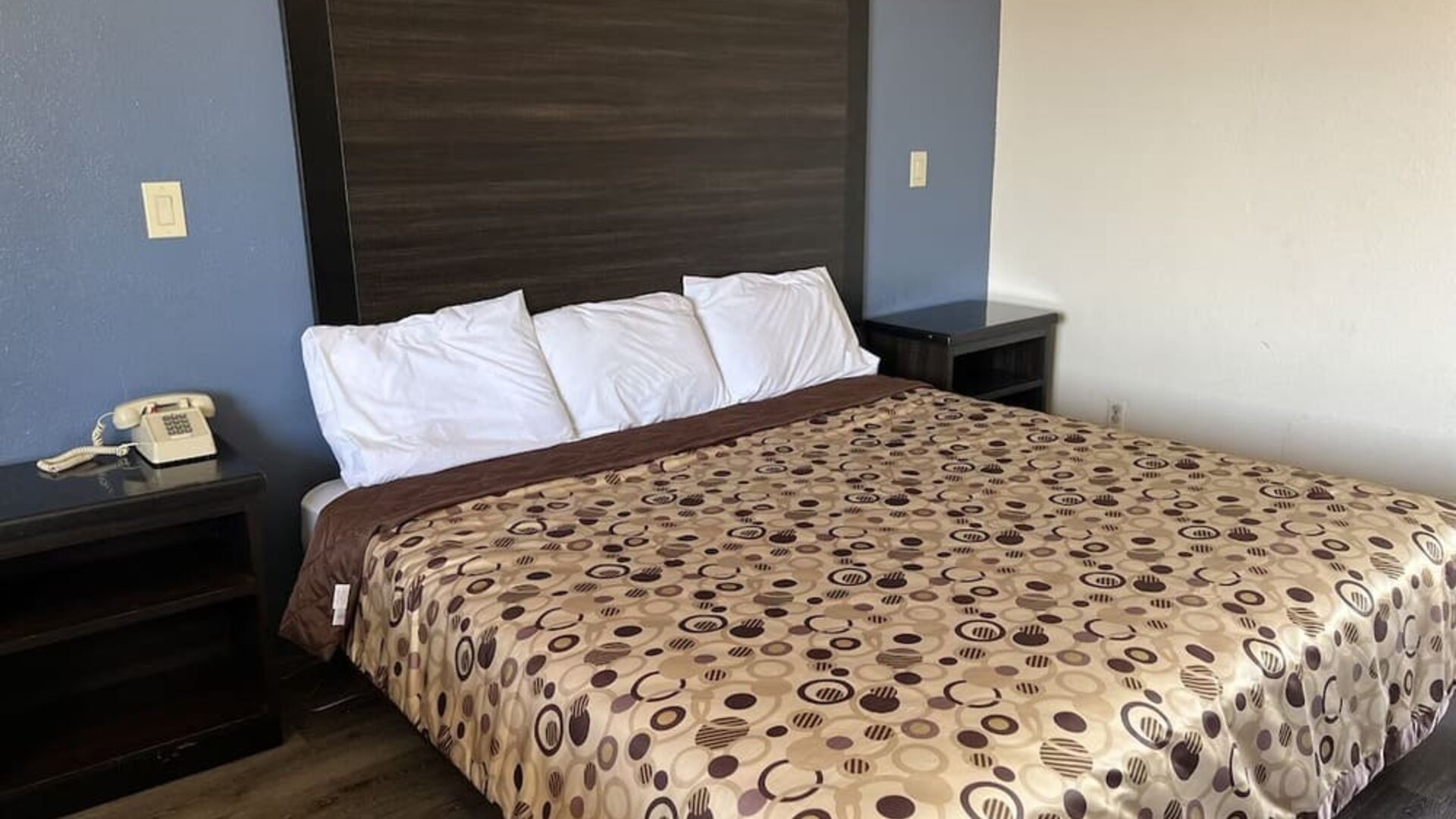 Day use room at Economy Inn, Fresno.