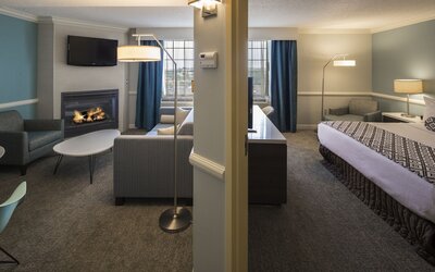 Crowne Plaza Suites Pittsburgh South by IHG