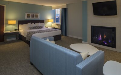 Crowne Plaza Suites Pittsburgh South by IHG