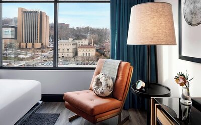 The Oaklander Hotel, Autograph Collection