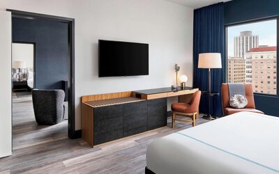 The Oaklander Hotel, Autograph Collection