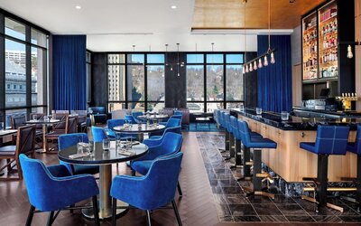 The Oaklander Hotel, Autograph Collection
