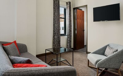 Joinery Hotel Pittsburgh, Curio Collection by Hilton